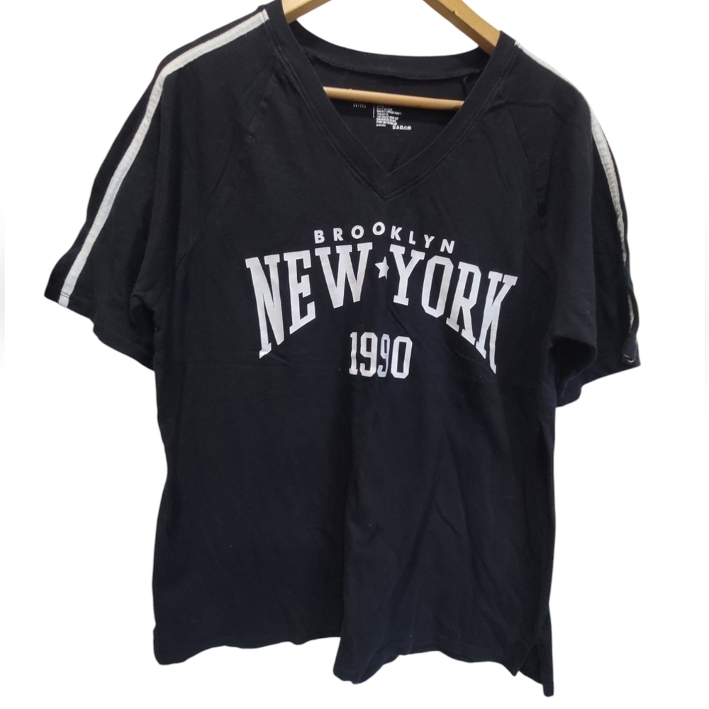 L Short Sleeve Statement "Brooklyn New York" T-Shirt I ❤️VETS
